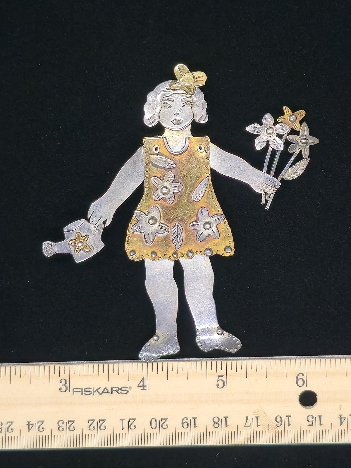 Vtg Signed 1994 Danielle Berlin Mixed Metal Girl Gardener Flowers Brooch Pin