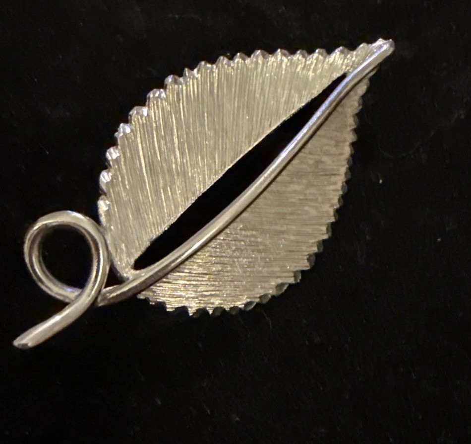 Vintage Silver Tone Leaf Brooch Pin Brushed Textured Swirl Stem 3” Nature