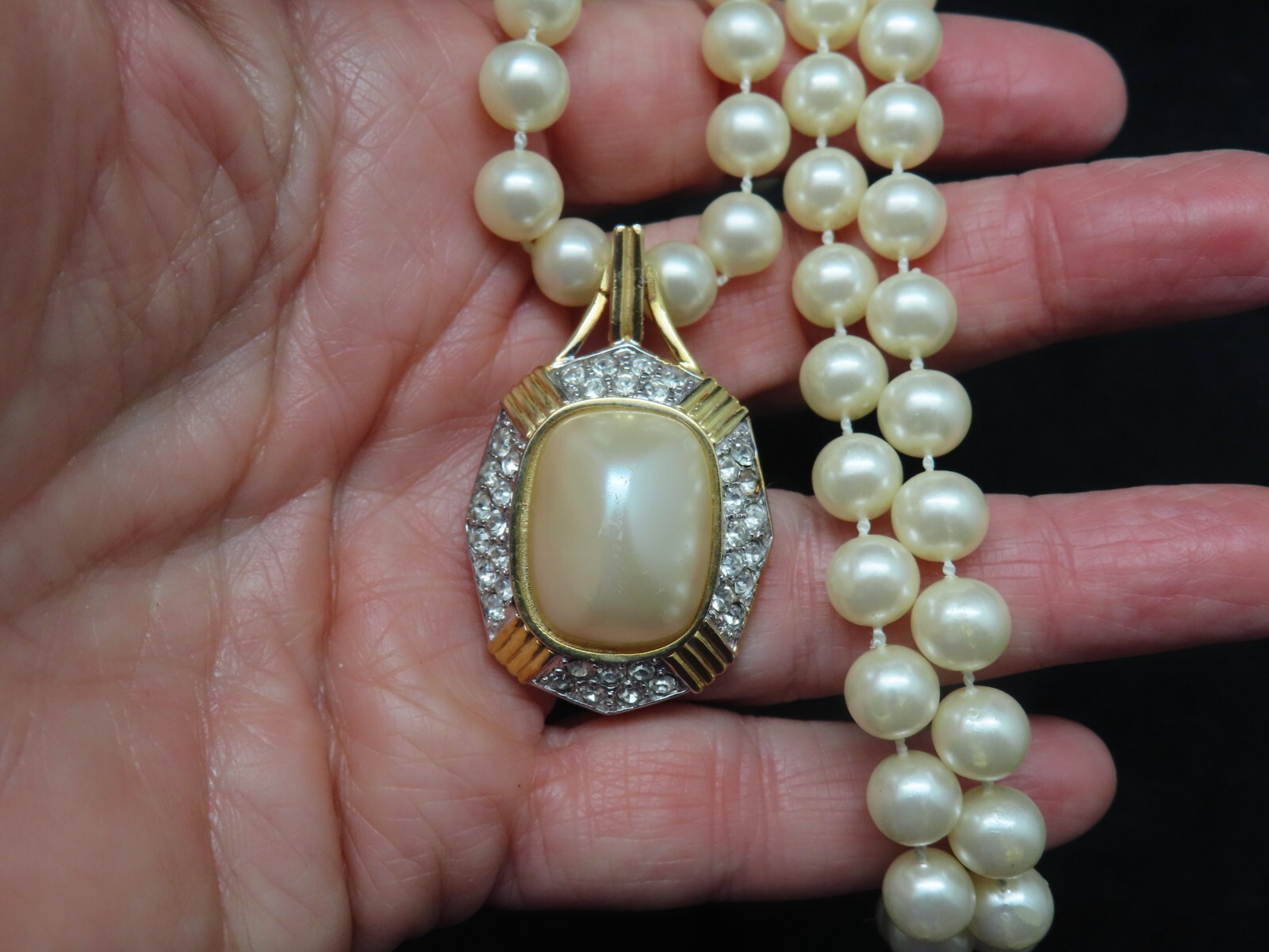 Vintage 1980’s Faux Pearl Necklace w/Faux Pearl & Rhinestone Slide