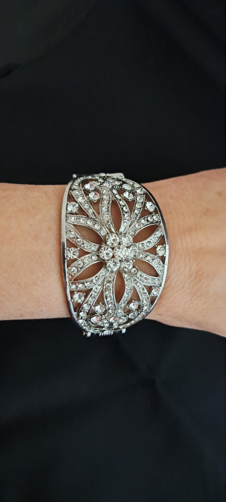 Chunky Open Work Clear Rhinestone Silver Tone Ornate Hinged Bangle Bracelet