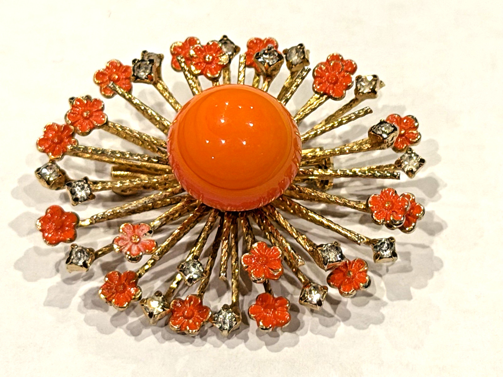 WARNER ORANGE ENAMEL LUCITE RHINESTONES GOLD ATOMIC 1.75″ OVAL PIN BROOCH MCM