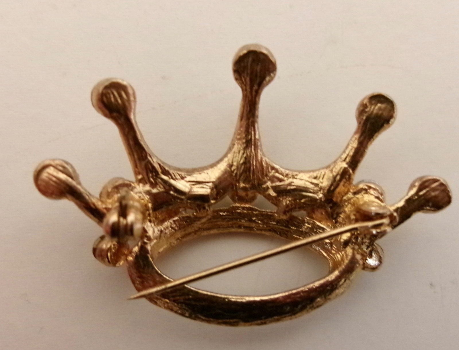 7 Vintage Pins Pinbacks Good Condition Costume Jewelry Lite Wear On Some
