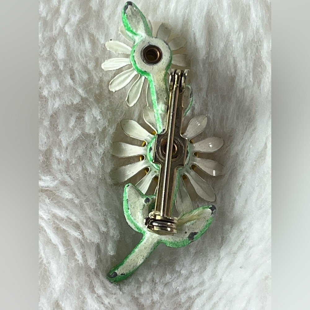 Vintage Daisy Flower Enamel Brooch Pin Yellow White Green Approximately 2”