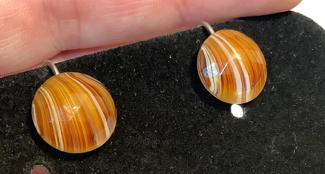 Vintage Faceted Dome Shape Polished Banded AGATE Screw Back Earrings Set