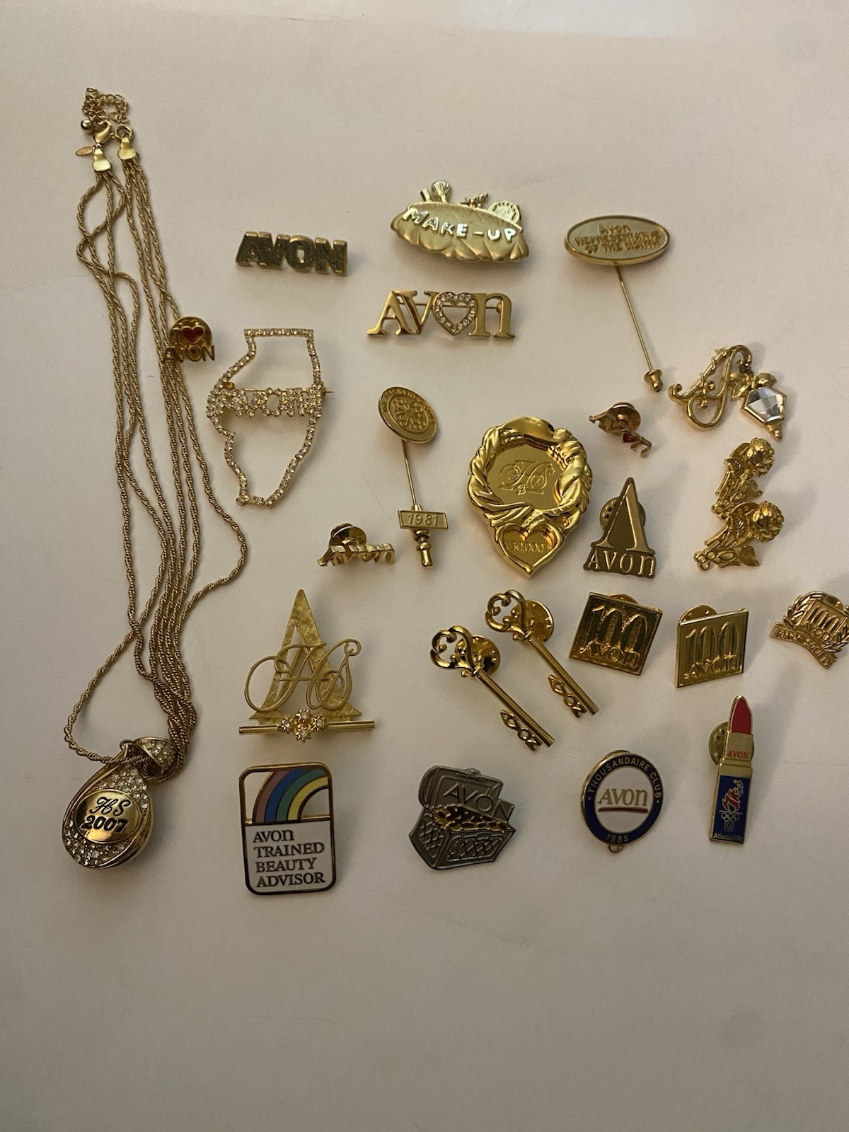 Lot Of 26 Vintage Avon & Avon Representative Awards Brooches Pins Pendant