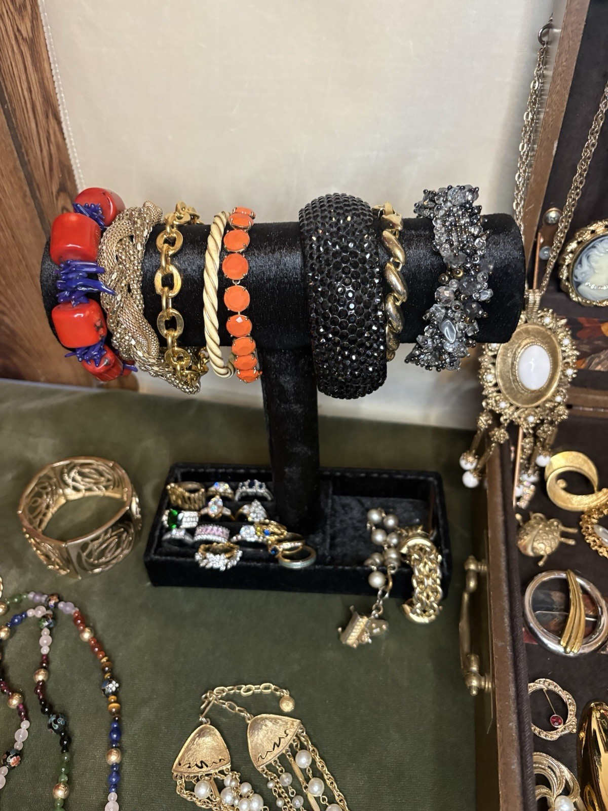 Large Lot Vintage Jewlery Over 180 Items 70+ signed Peices Monet Trifari Etc