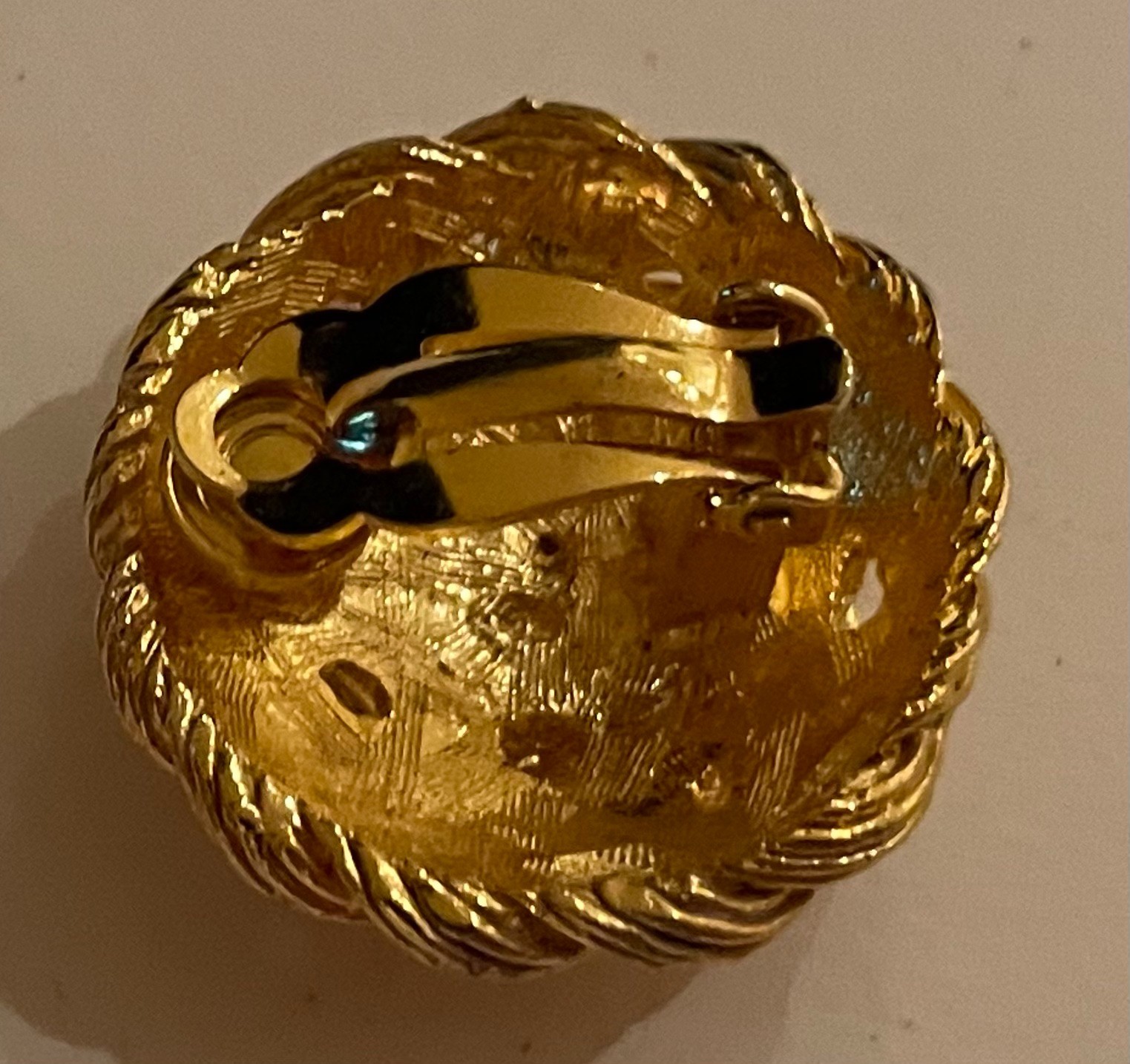 Vintage Anne Klein Gold-tone textured Multi Strand Rope Design clip-on Earrings.