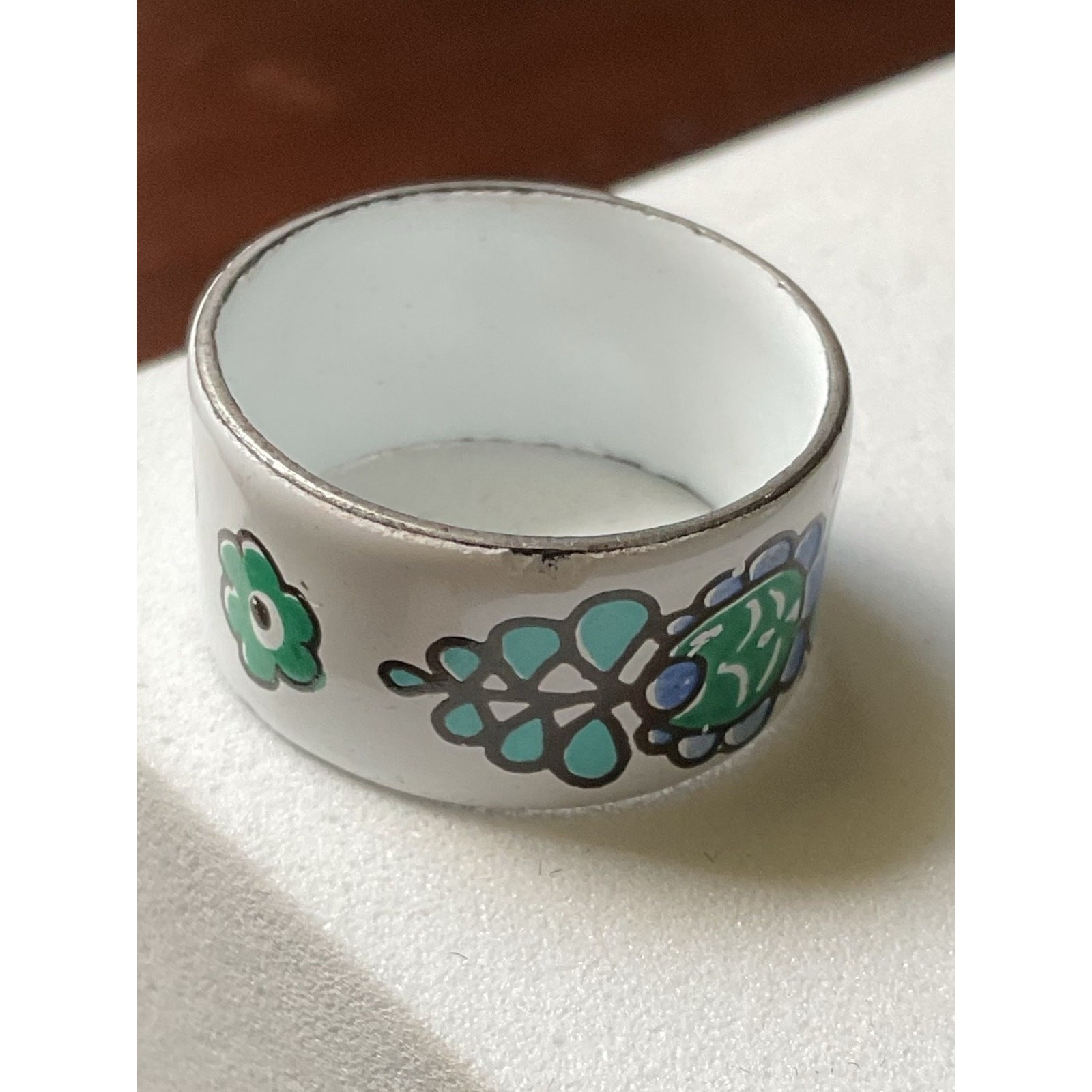 Vintage Mexican Ceramic Hand Painted Floral Ring Size 7 Blue Green White Flaw