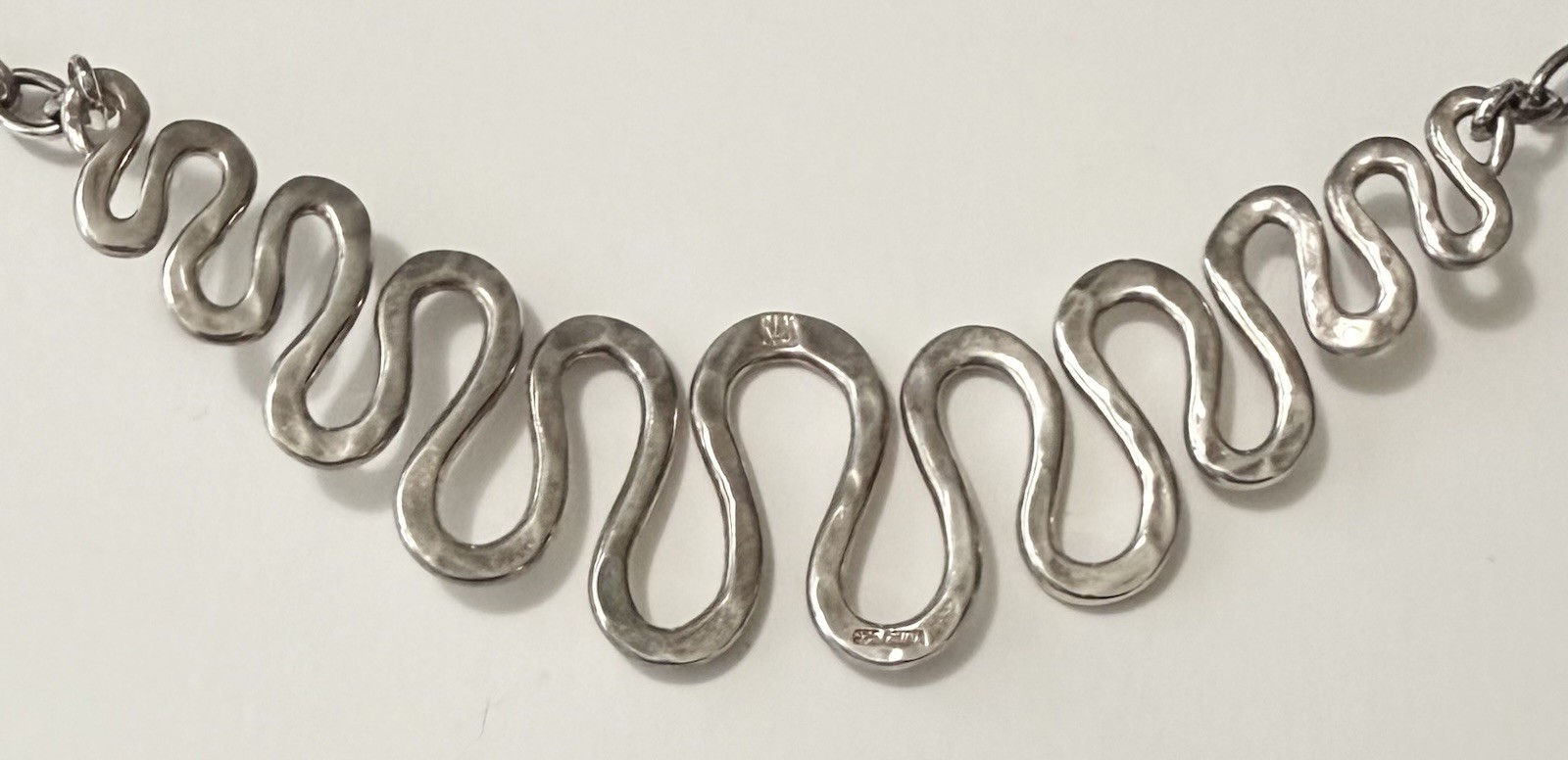1990s Robert Lee Morris Sterling Silver Eternal Curve Modernist Necklace 17”~44g