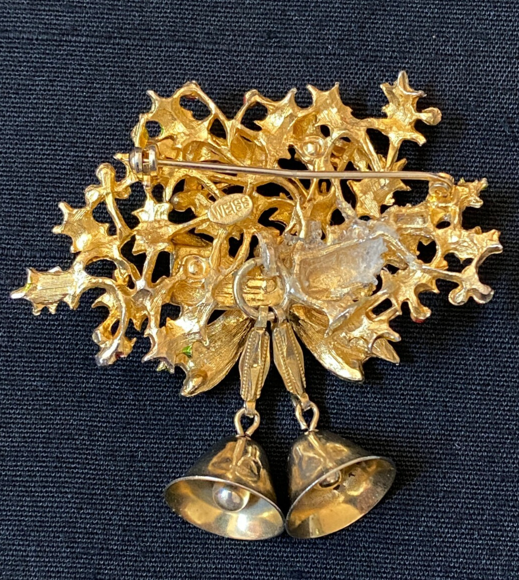 Vintage Weiss Christmas Enamel Holly Bow & Bells Pin – Damaged