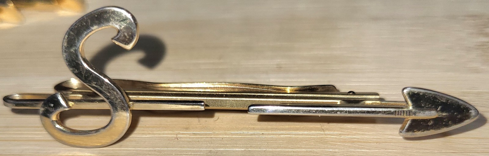 HICKOK USA Goldtone Letter S Expanding Tie Clasp 3″ To 4″ Long Signed Great Cond