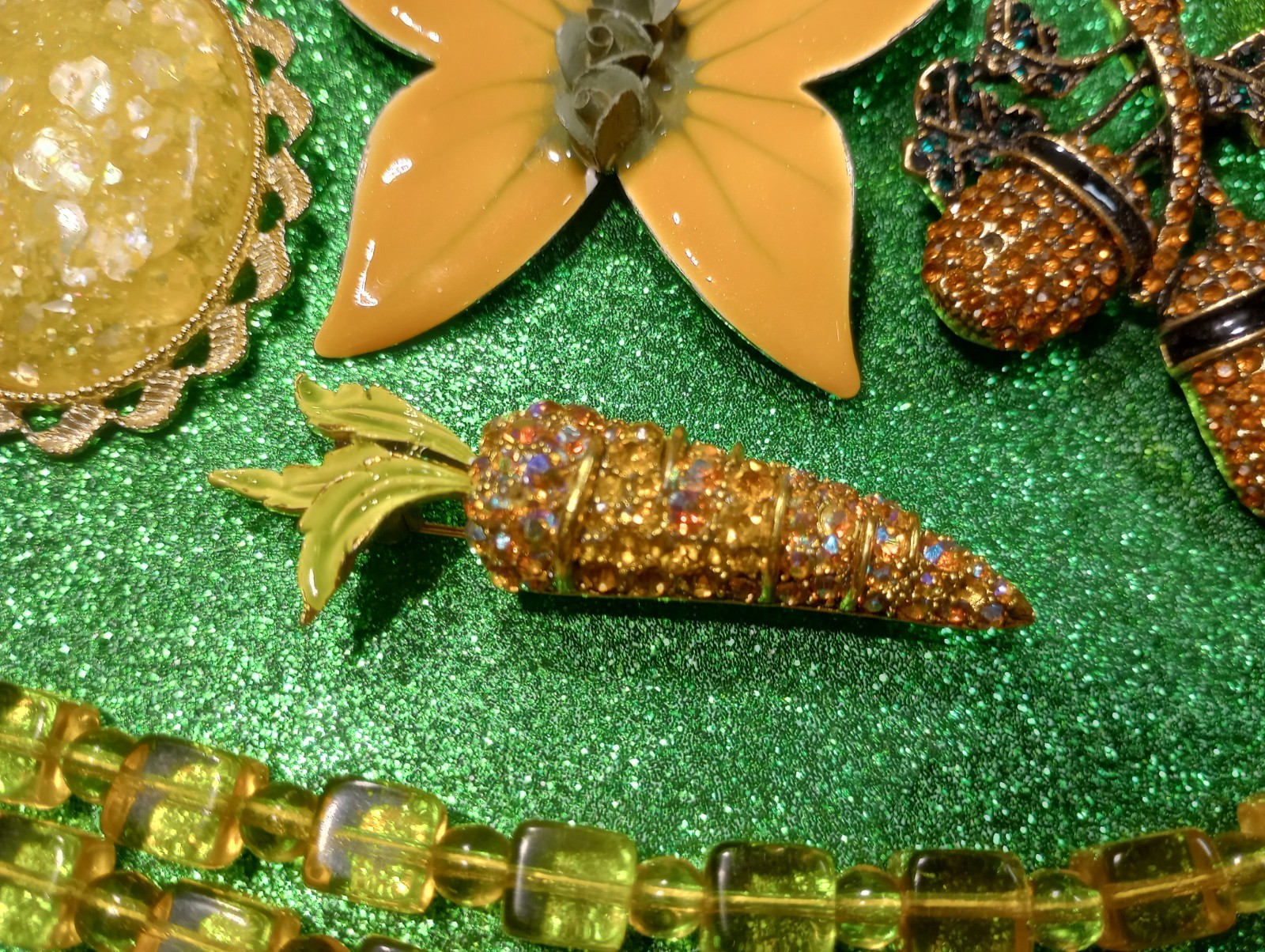 Vtg 5pc Lot FALL COLORS 1 Necklace 4 Brooch Enamel Butterfly Confetti ART Carrot