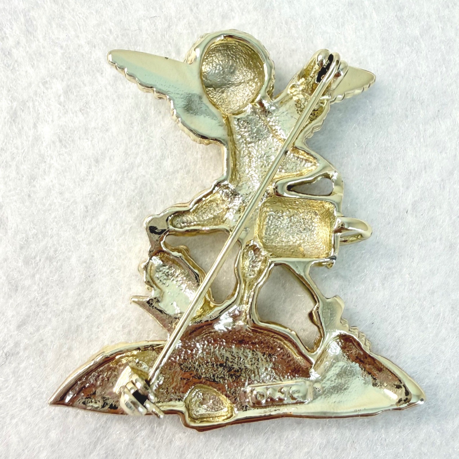 VTG AJMC Angel Cherub Gardening Brooch Gold Tone Watering Can Floral Pin