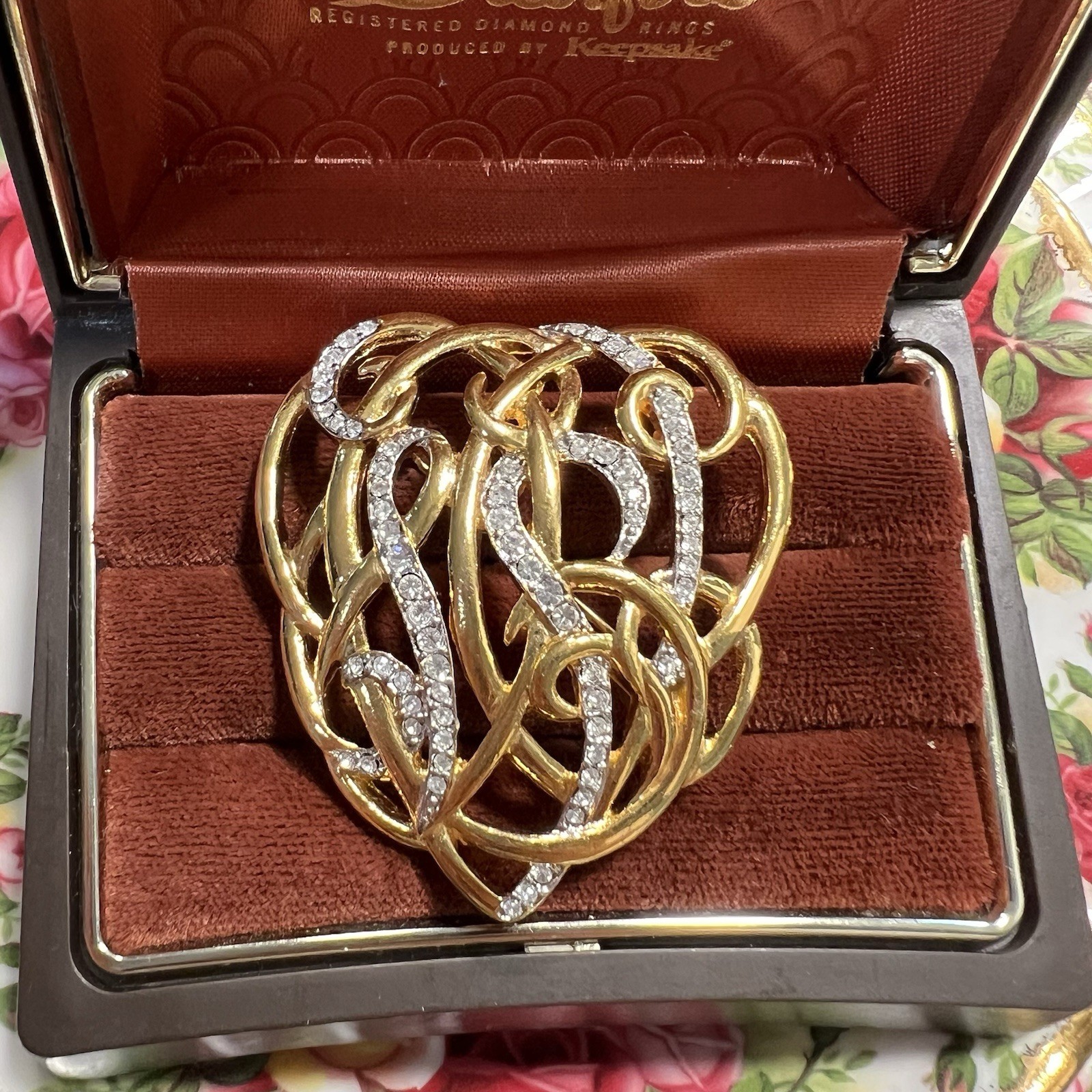 VINTAGE CRYSTAL RHINESTONE YELLOW GOLD TONE HEART BROOCH PIN