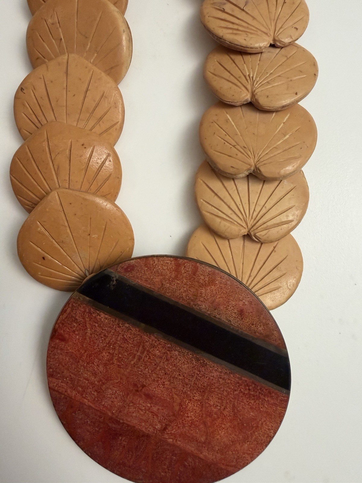 Vtg Carved Chunky Wooden Disc Necklace Pendant Boho Tribal Ethnic Earthy