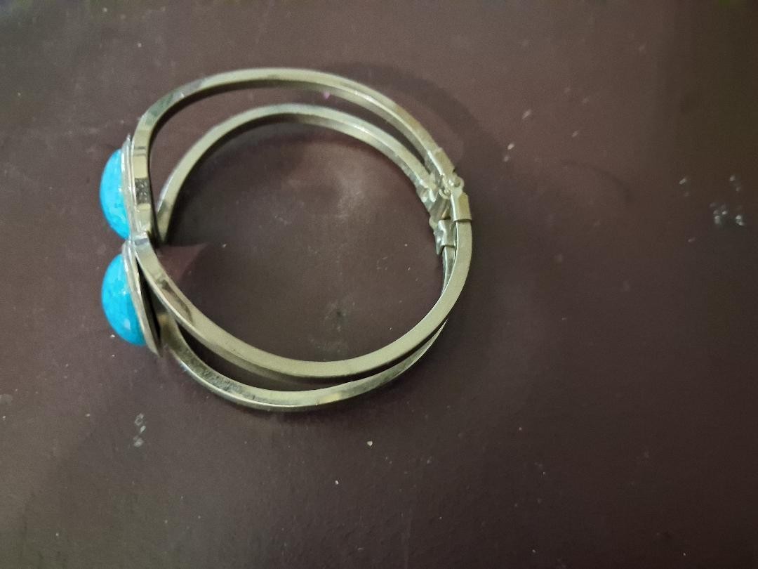 Vintage blue new site c a b o c h o n silver tone hinged cuff bracelet