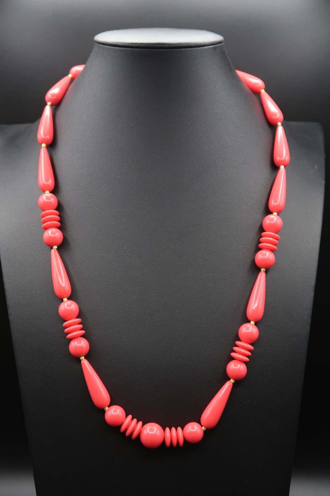 Vtg MCM Pink Lucite Beaded Statement Necklace Unique Mid-Length 24″