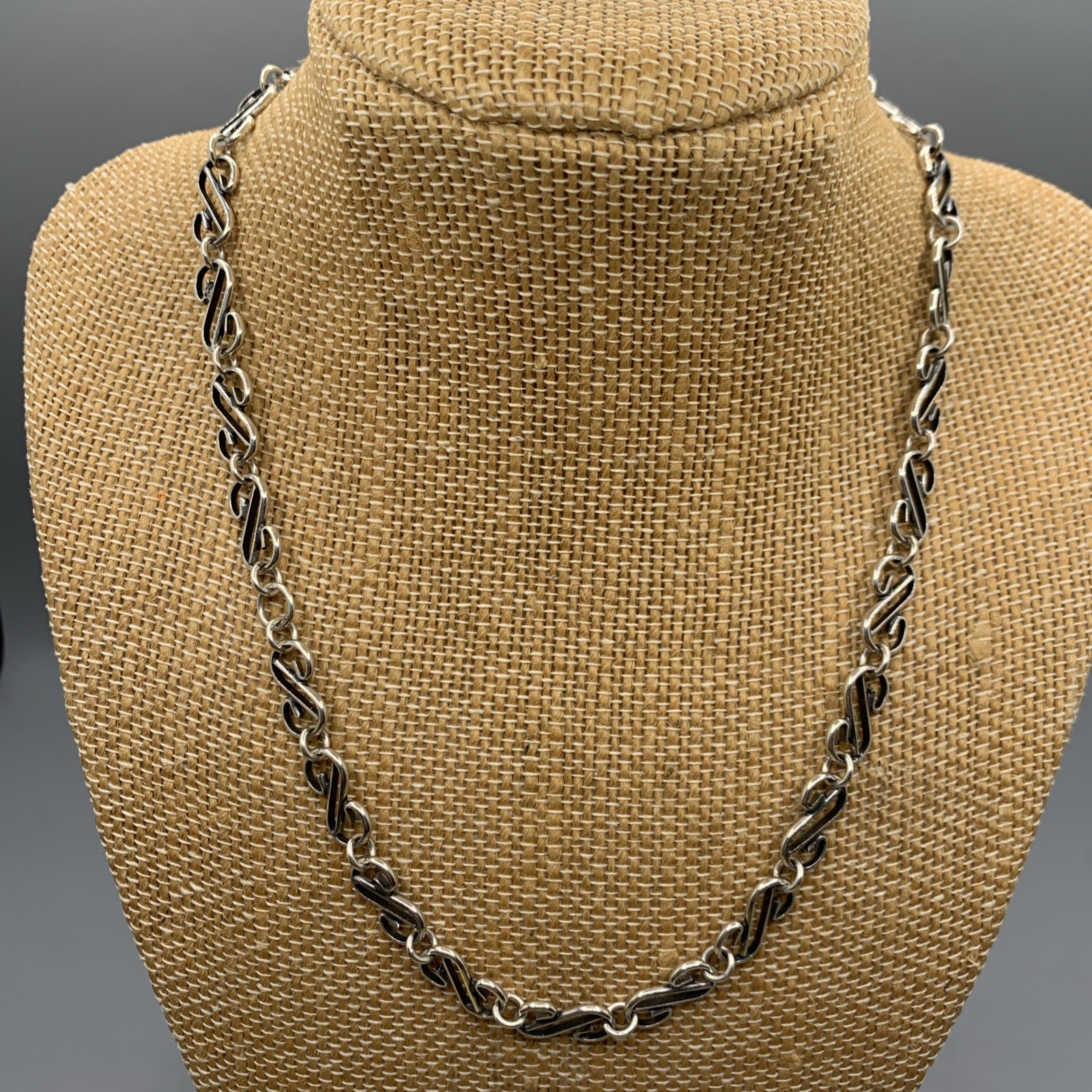 Vtg Handcrafted S Link .925 Sterling Silver 17”L Necklace. 17.9g ~ 7mm W Chain