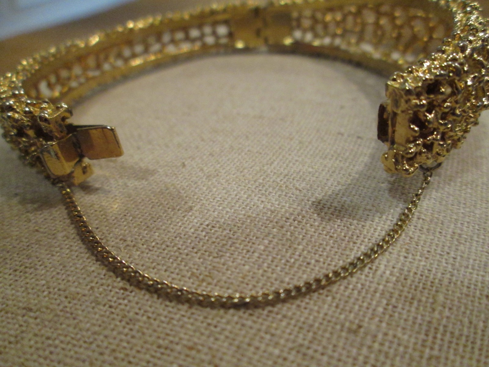 VINTAGE Gold Tone Open Work Filigree Hinged Bangle Bracelet Safety Chain 8”