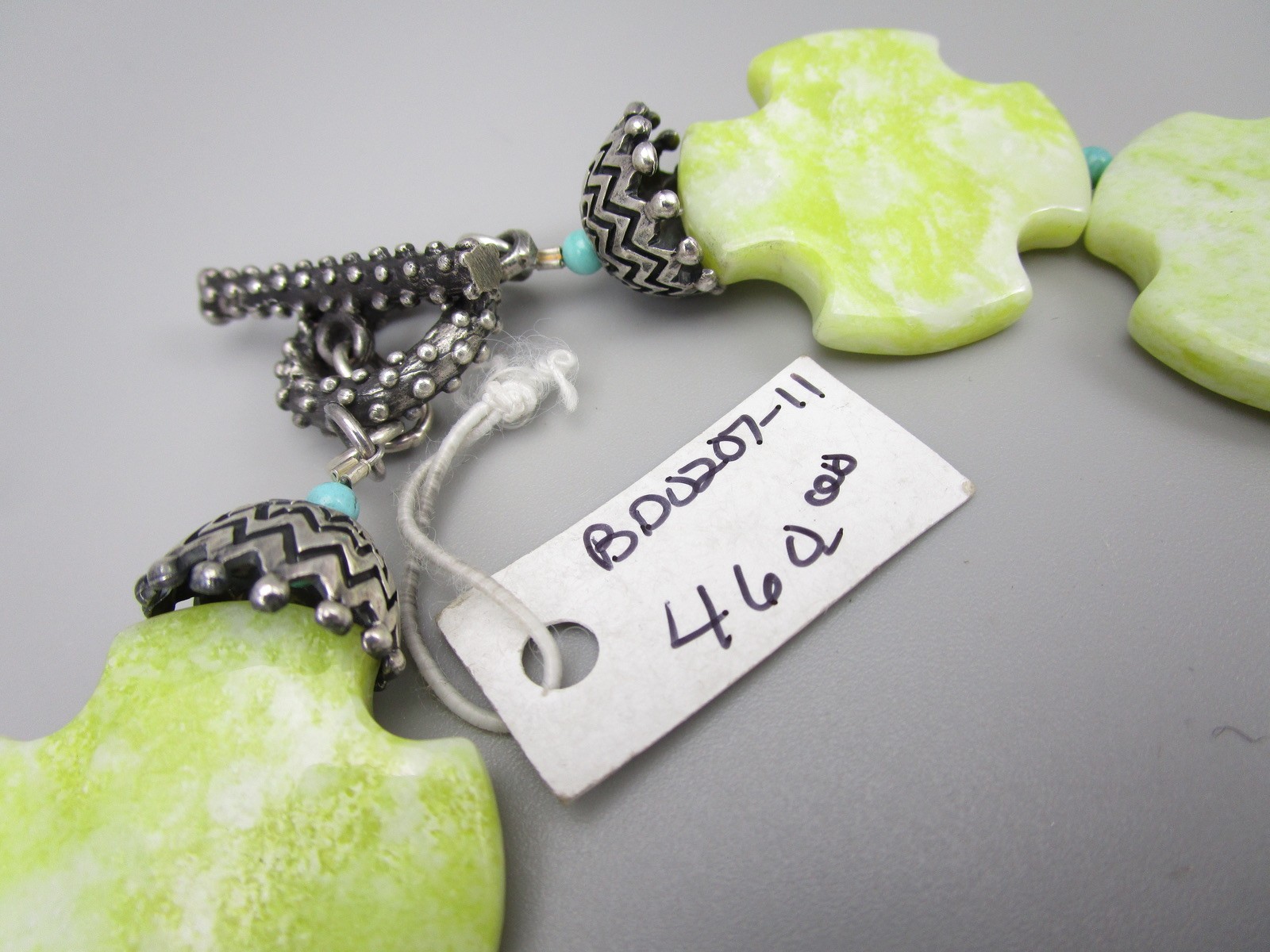 BEAUTIFUL DIAN MALOUF STERLING SILVER LIGHT GREEN STONE CROSS BEAD NECKLACE