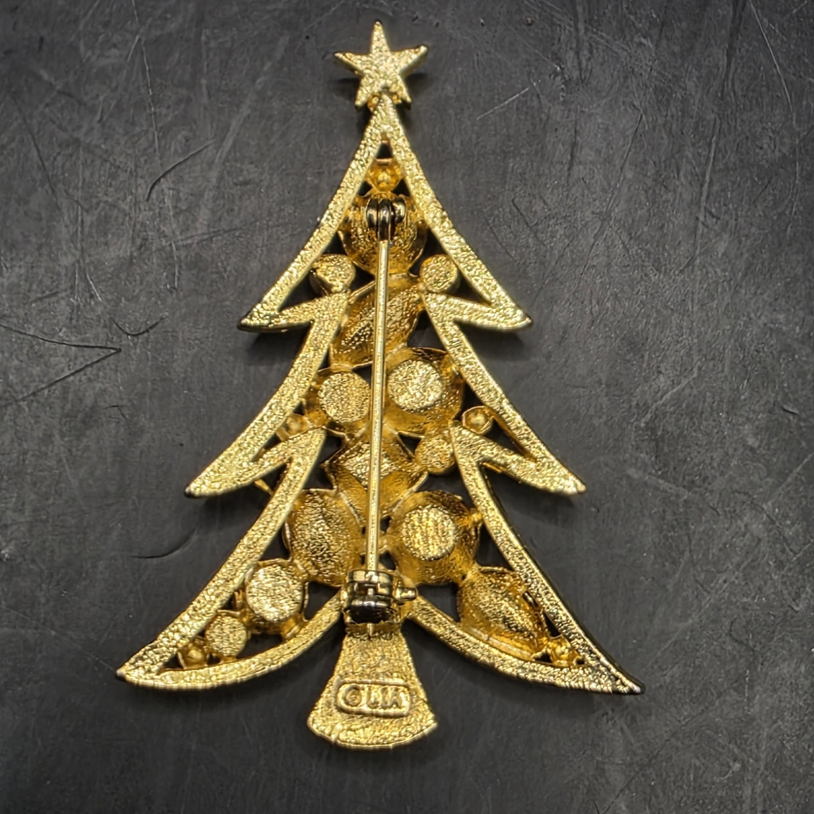 Vintage LIA LIANNA Gold Tone Rhinestone Christmas Tree Brooch
