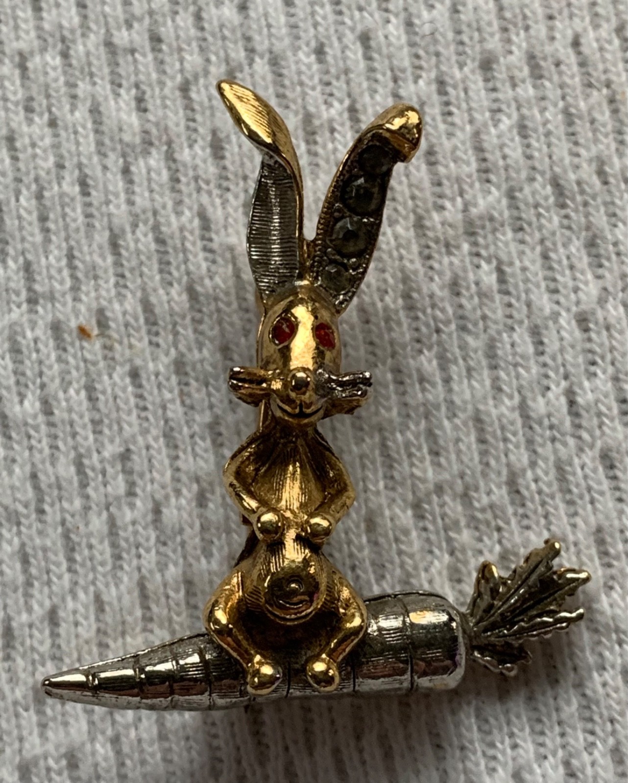 Art-Arthur Pepper.Bunny on Carrot Brooch
