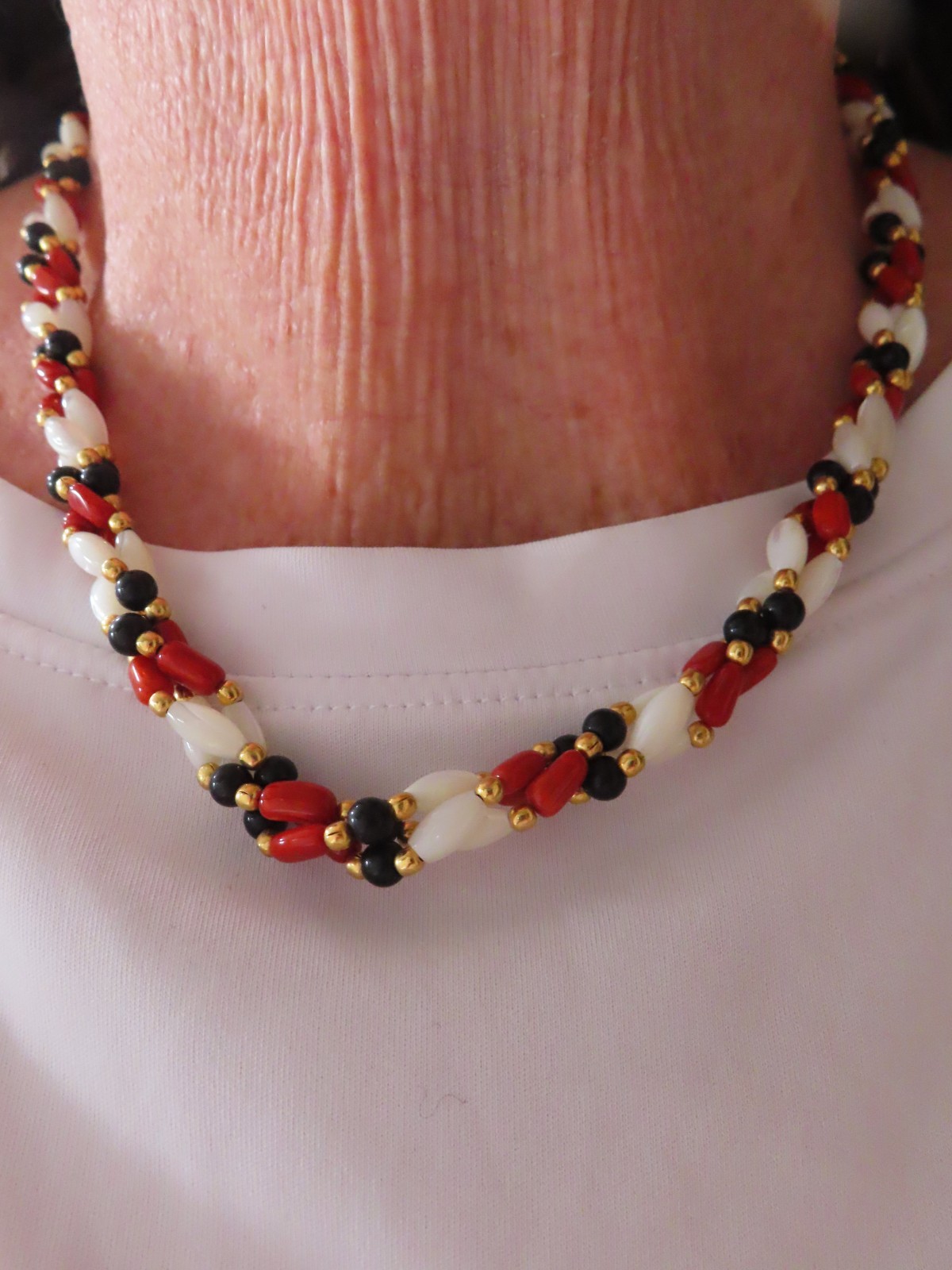 Vintage 1990’s Red & Black Coral w/MOP Bead Necklace
