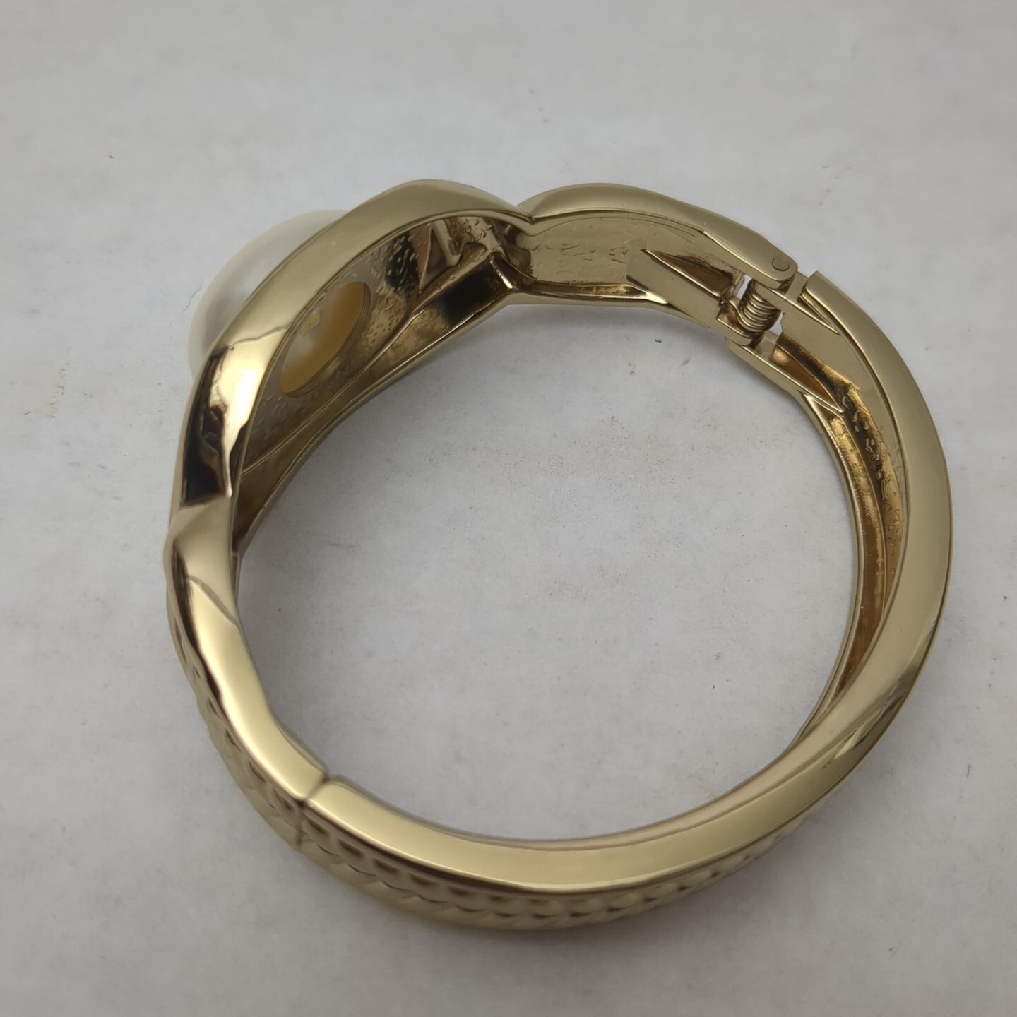Large Faux Pearl Gold Tone Bracelet 8 1/2″ around, 1 1/4″ wide, 2 1/4″ across
