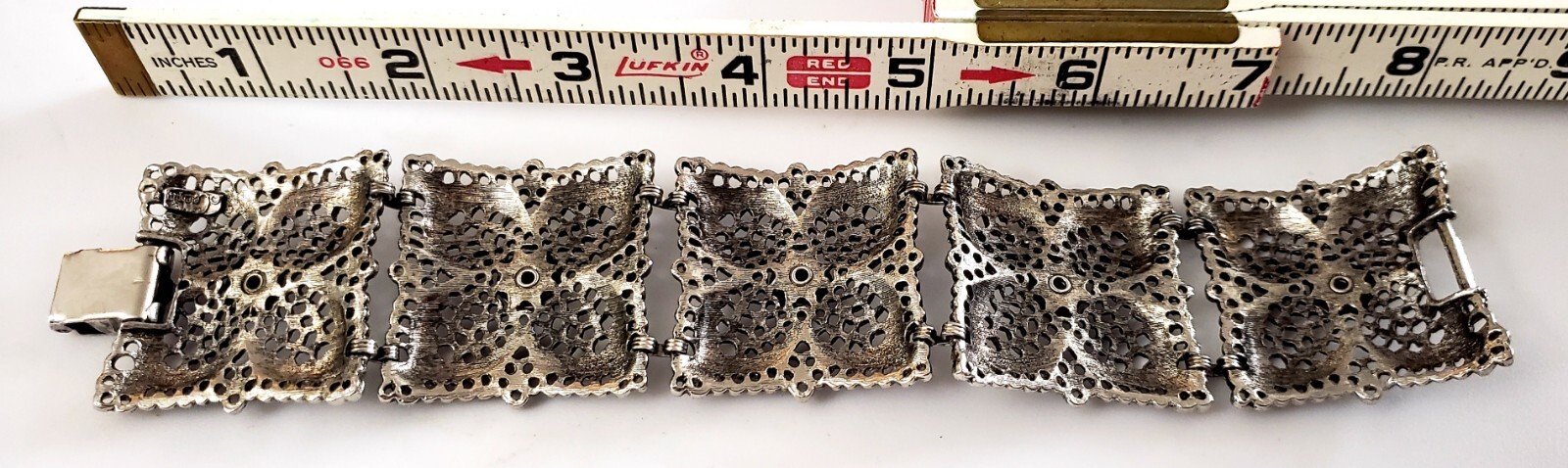Vintage Pewter Tone Or Antiqued Silver Tone Flower 8 x 1 1/2″ Panel Bracelet