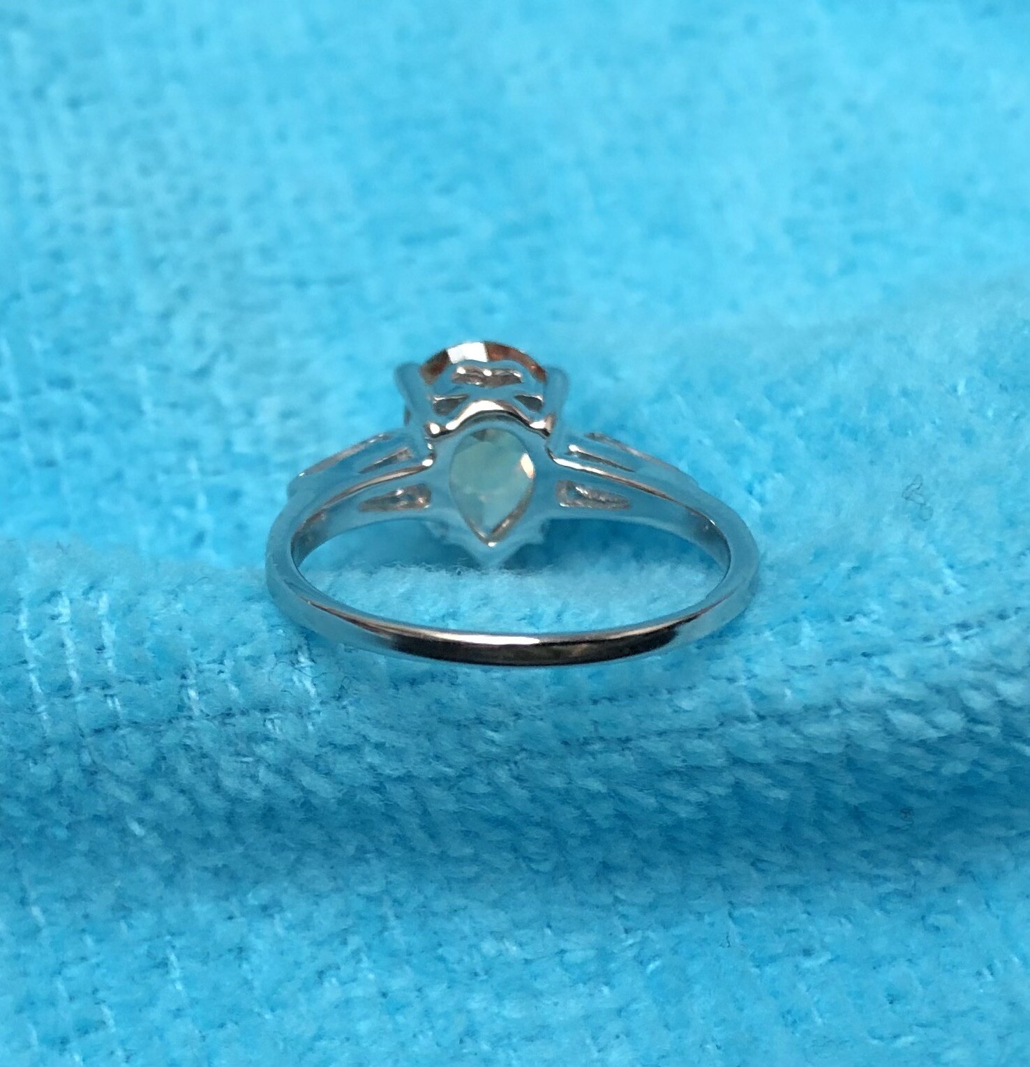 Sterling Silver – Amber Citrine Color Pear Shape Cubic Zirconia Shiny Band Ring