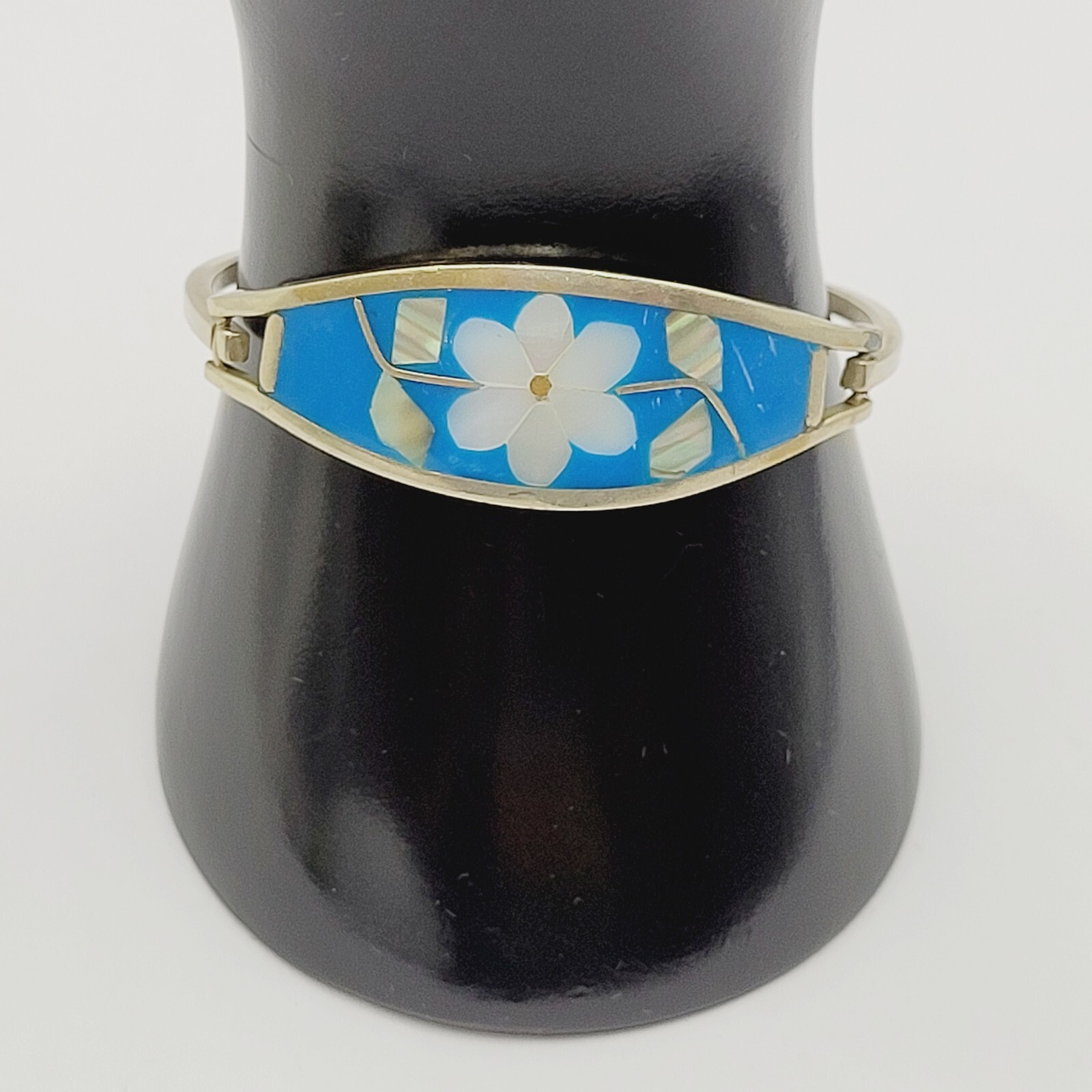 Inlaid MOP Abalone Shell Alpaca Mexico Silver Tone Vintage 1980s Hinged Bracelet