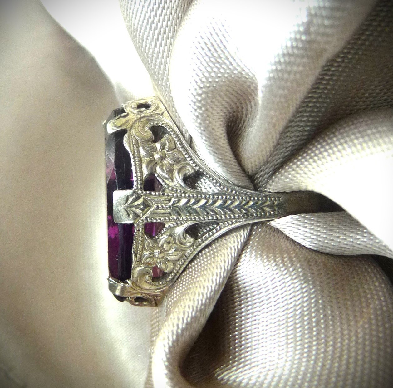 AMAZING ANTIQUE OSTBY BARTON TITANIC ORNAMENTAL STERLING AMETHYST GEMSTONE RING!