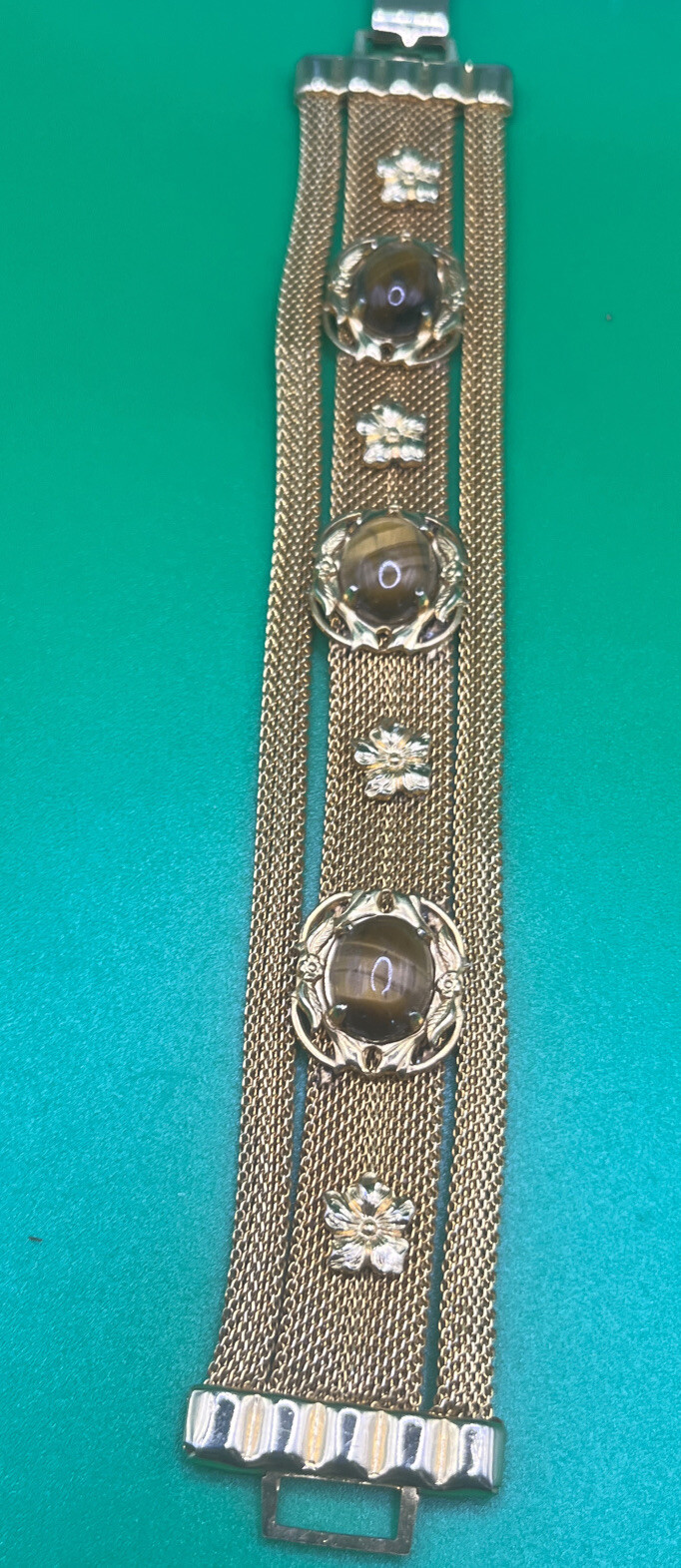 Vintage 1960s Gold Tone Mesh Chain Tiger Eye Cabochon Bracelet Celebrity ??