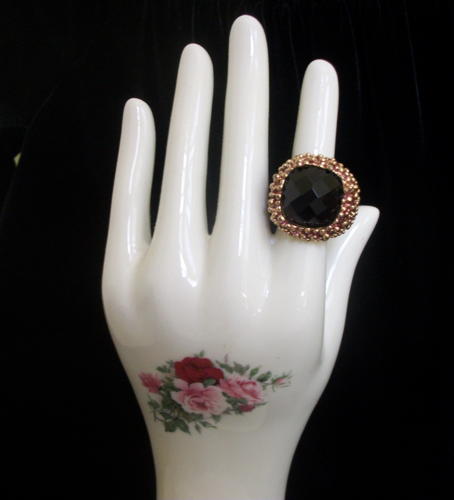 Vintage Avon Cocktail Ring Gold Tone Textured Pebble Black