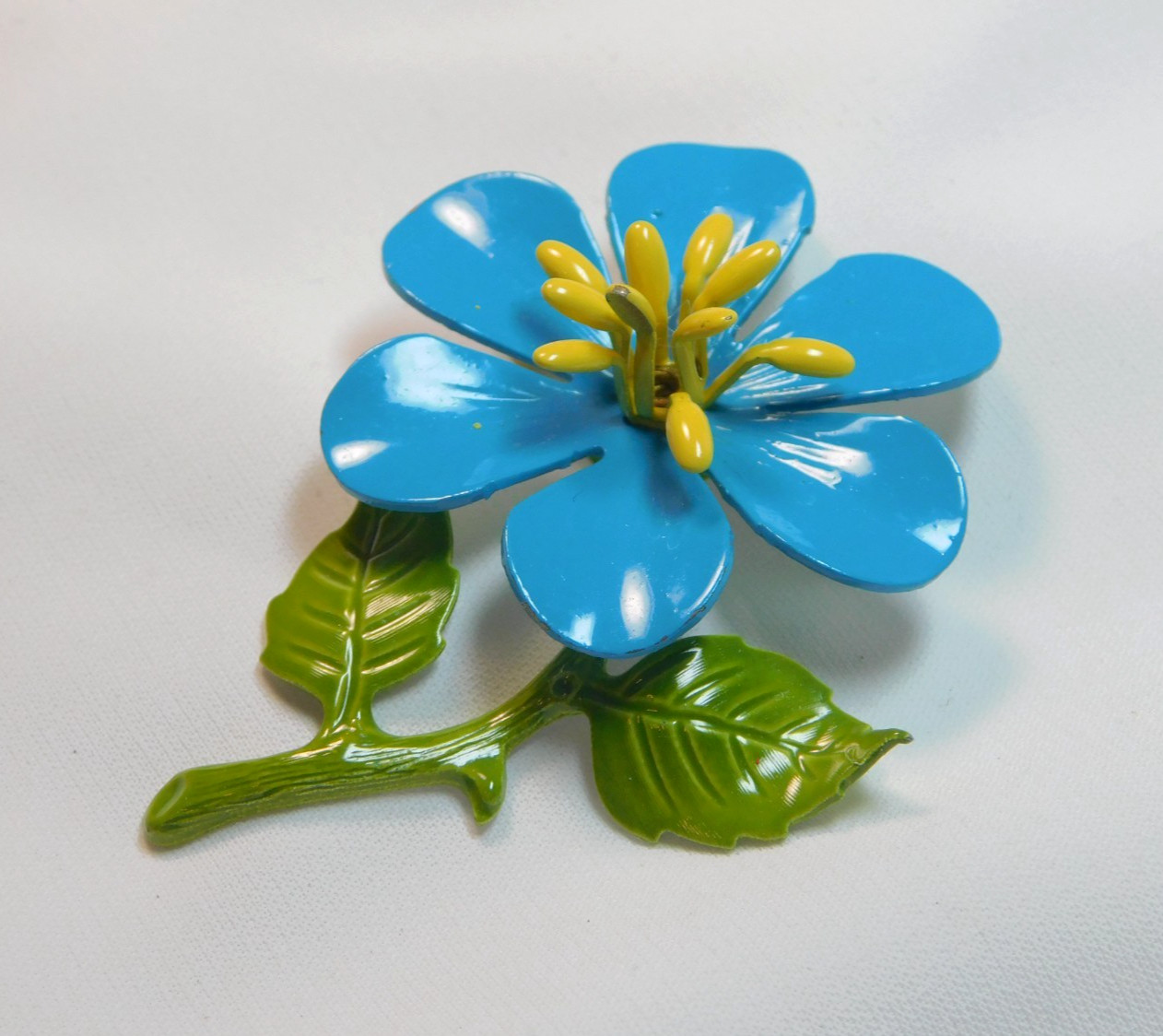 VINTAGE MOD RETRO BLUE ENAMEL METAL FLOWER DAISY BROOCH & EARRING SET✨