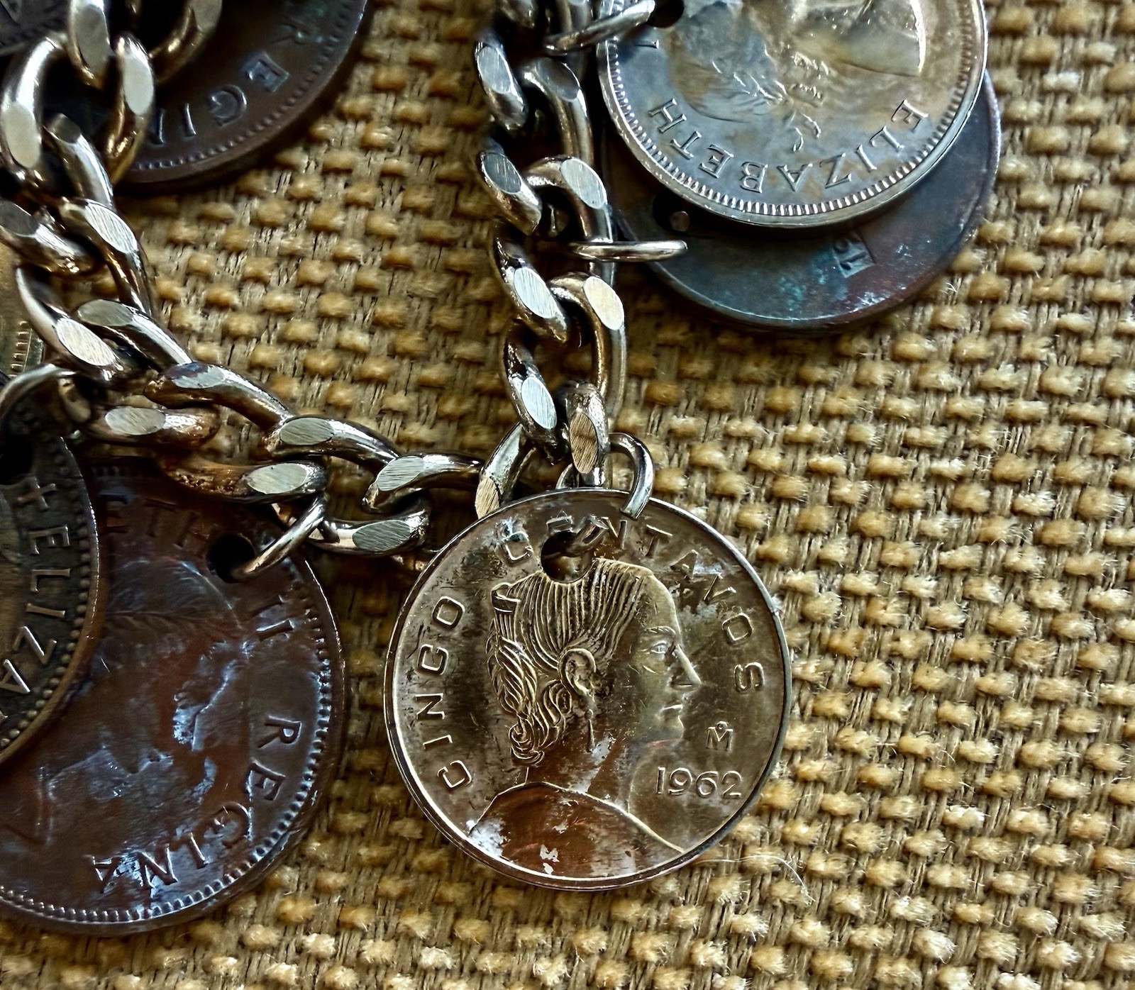 1 Vintage Foreign Coin Charm Bracelet With 15 Vintage Coins
