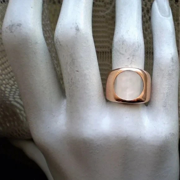 Designer Solid 18K 750 Rose Pink Gold Carved Mother Of Pearl Cocktail Ring 12.7g