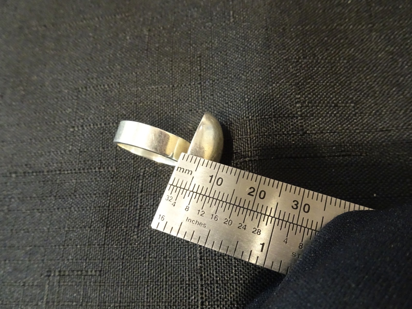#821-VINTAGE STERLING SILVER MEXICO RING-925-SIZE-8- VERY DIFFERENT