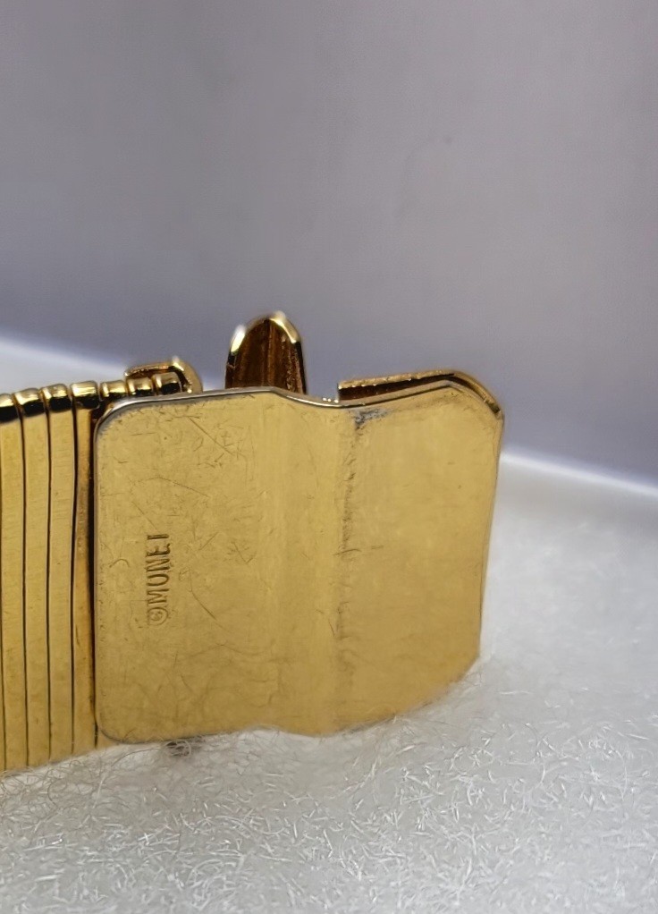Monet 1960s Gold Tone Vertical Design Safety Clasp 7.5 5/8th Wide Nice Weight