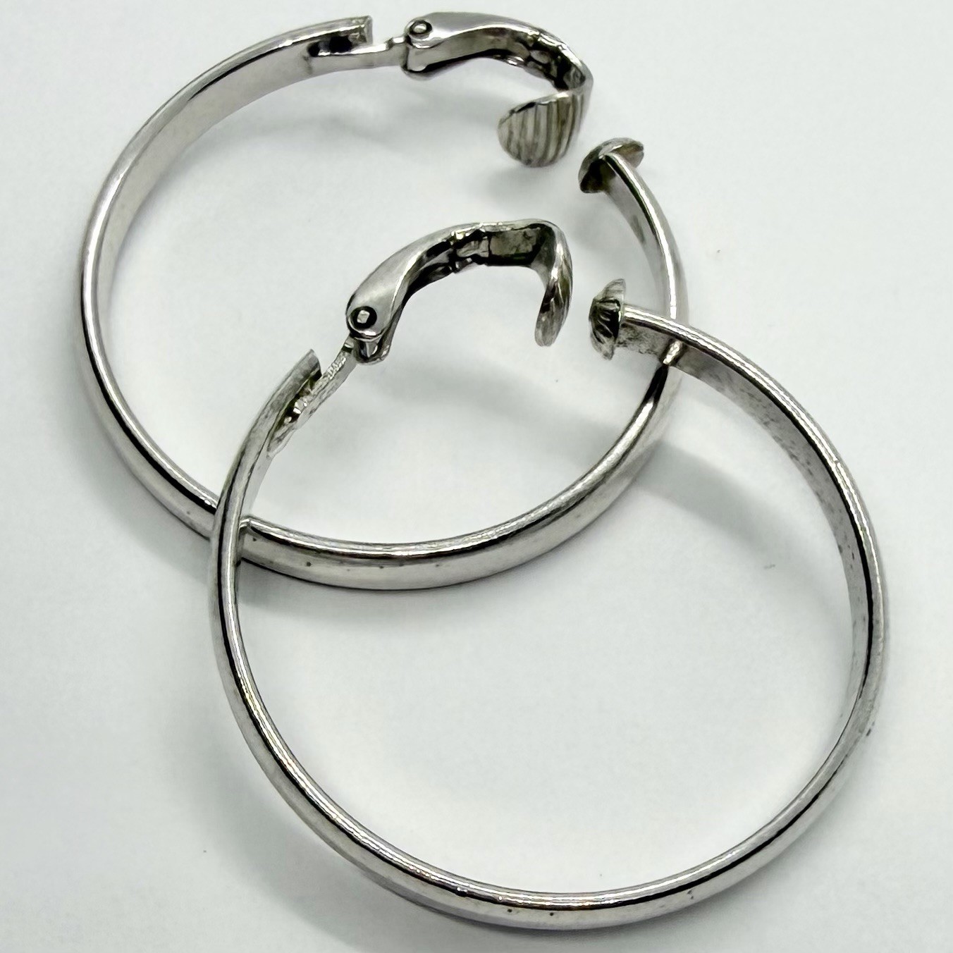Vtg Large Classic Silvertone Hoop Earrings Clip Full Round Flat Drop Dangle Bold