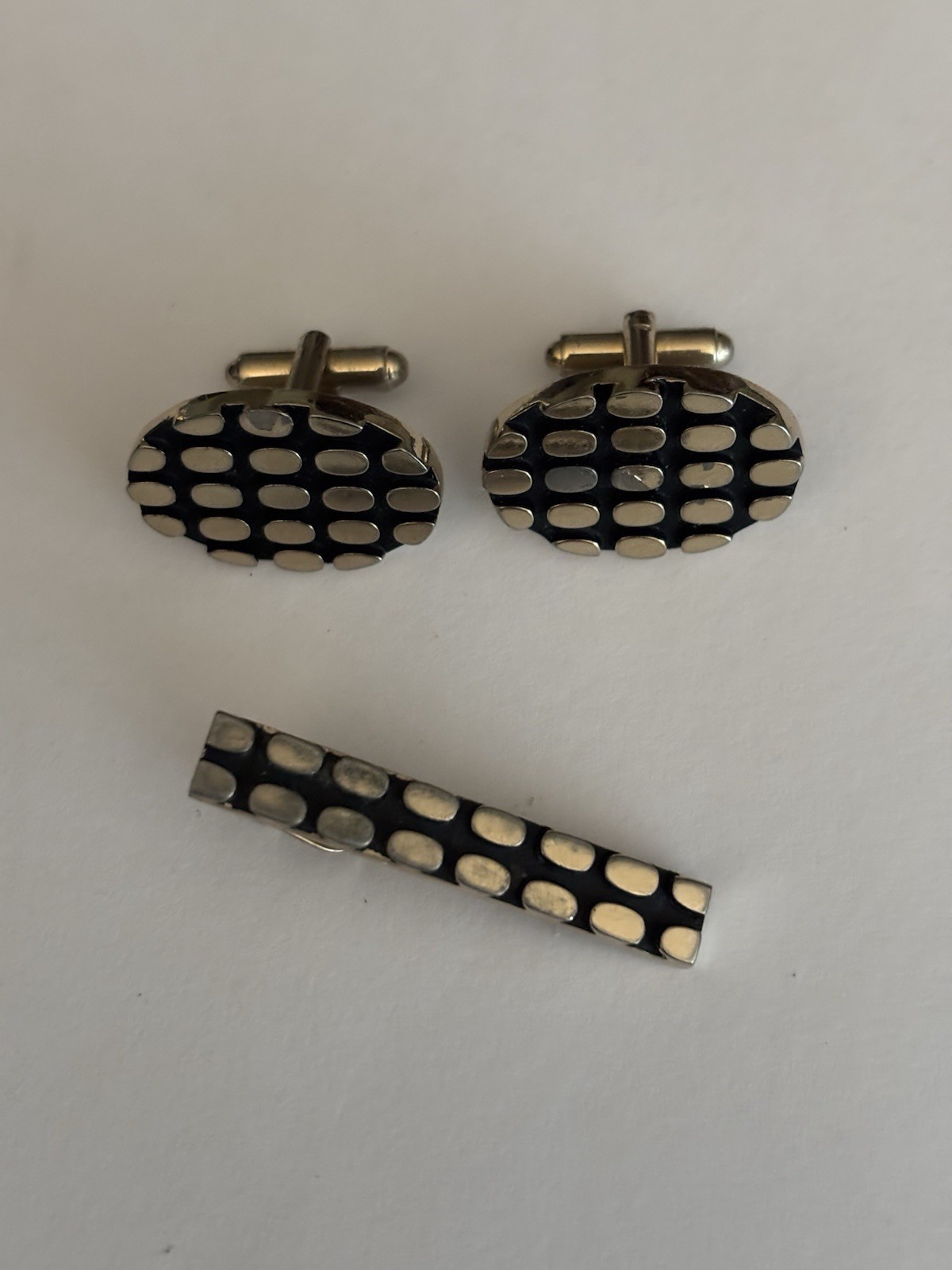 Vintage Cuff Links And Tie Clip Set Gold Toned Oval Shape Black Textured