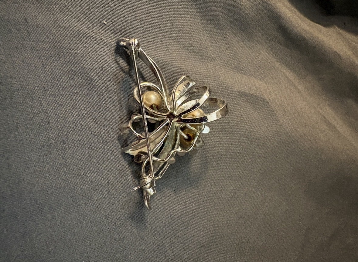 1.5” Long Brooch Vintage Not Stamped Has Some Tarnish See Pictures WQ2