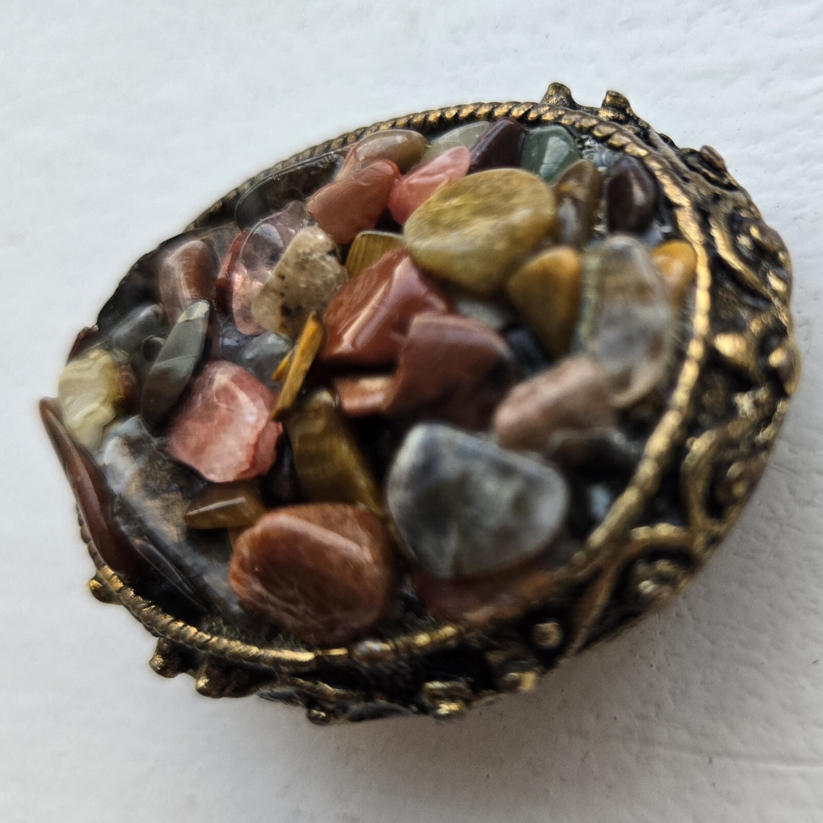 Vintage Multicolor Gem Stone Chips Brooch Pin Gold Tone Oval Estate