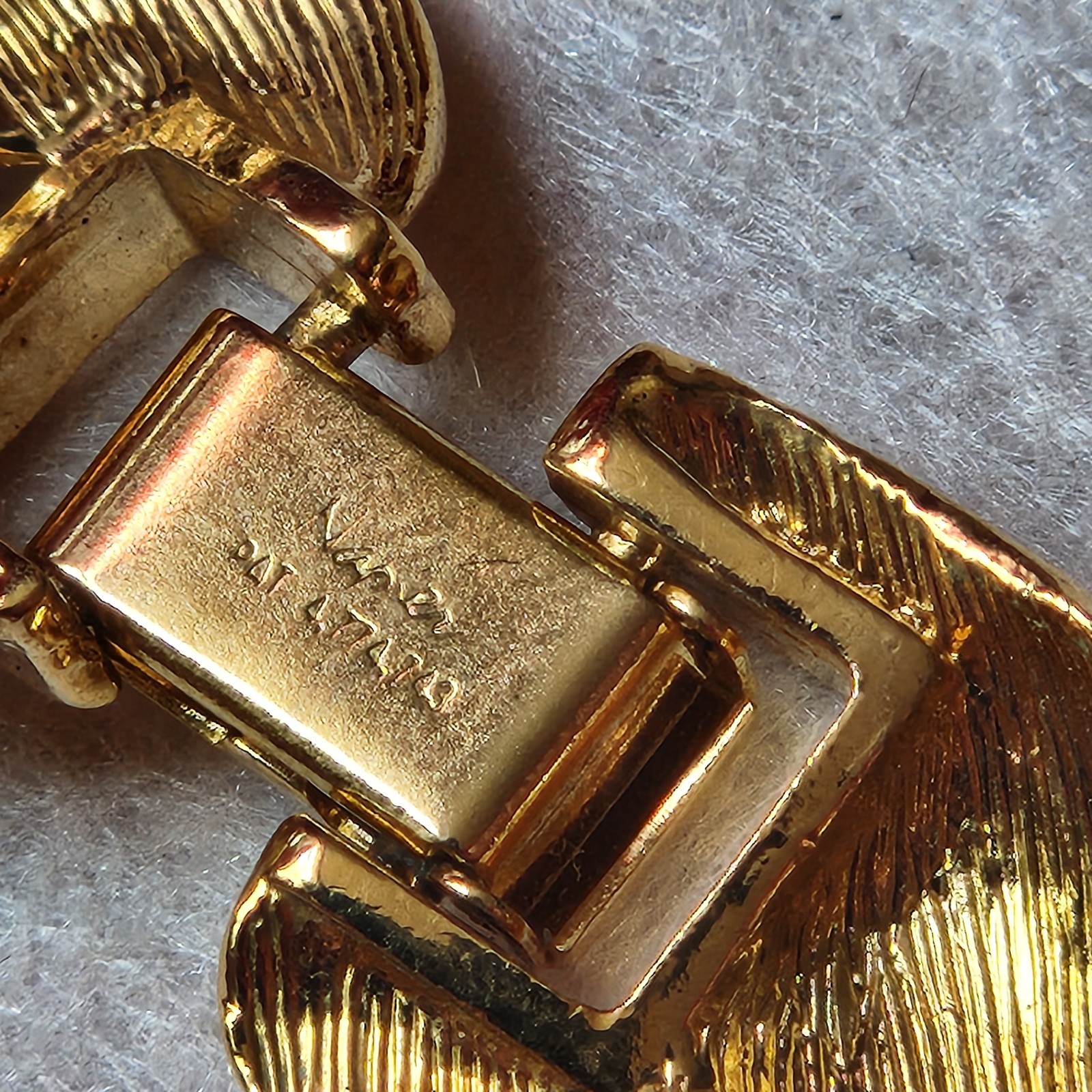Vintage NAPIER Gold Tone Heavy Ribbon Swirl Statement Collar Necklace Retro