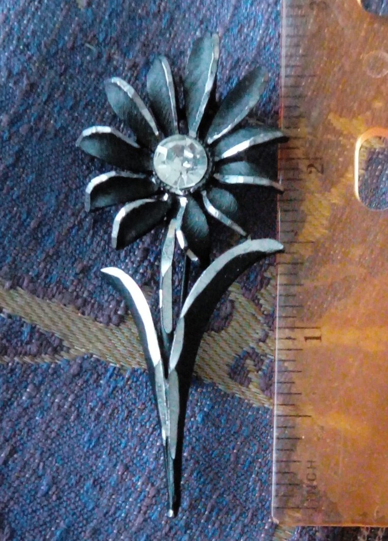 Vtg Mamselle Daisy Flower Pin Brooch Black Enamel Finish On Brushed Silvertone