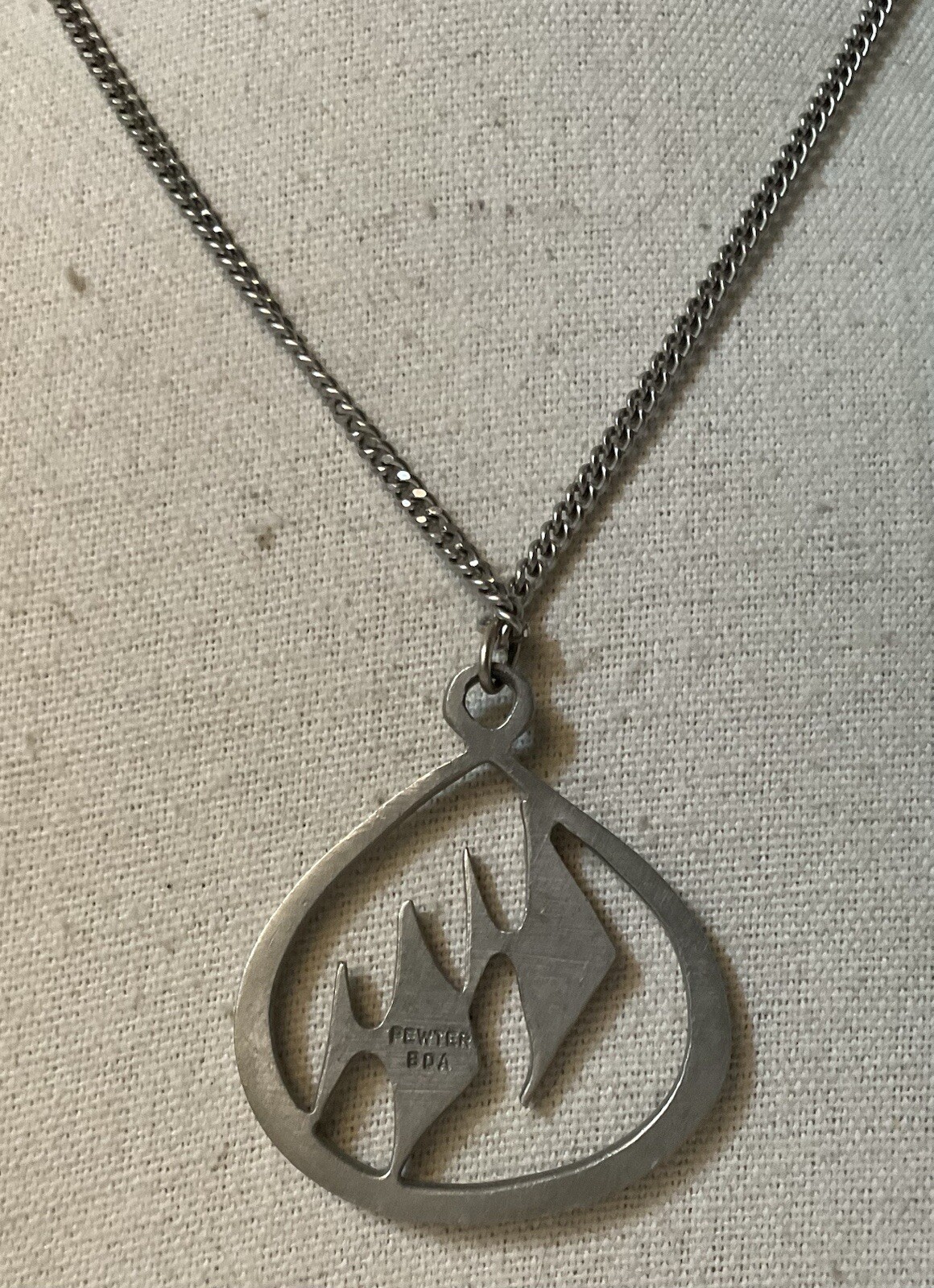 BDA Signed Vintage Pewter Angel Fish Necklace 24” Modernist Fun 1.5”