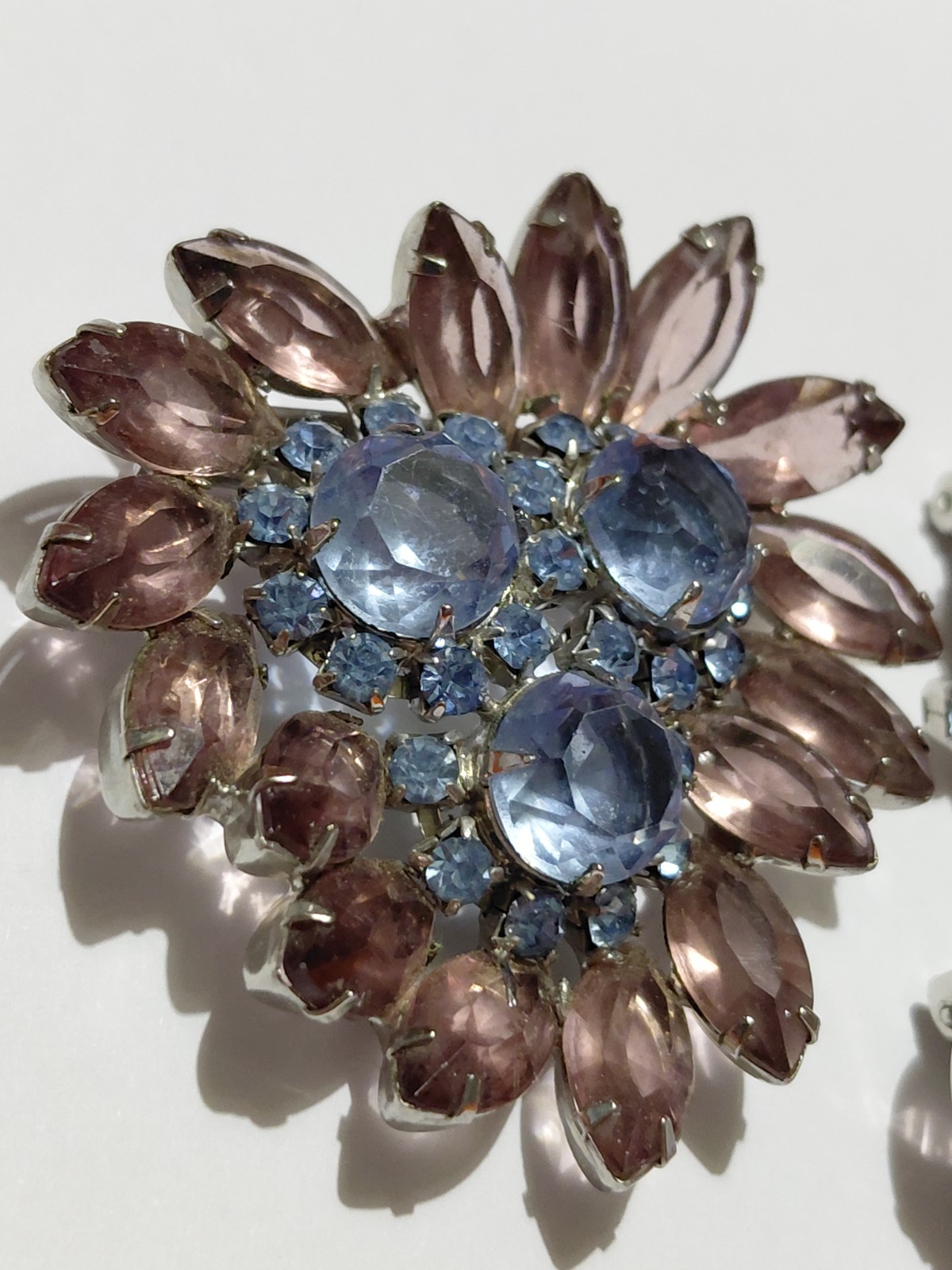 Vtg Brooch And Clip On Earrings (Juliana Style) Not Signed