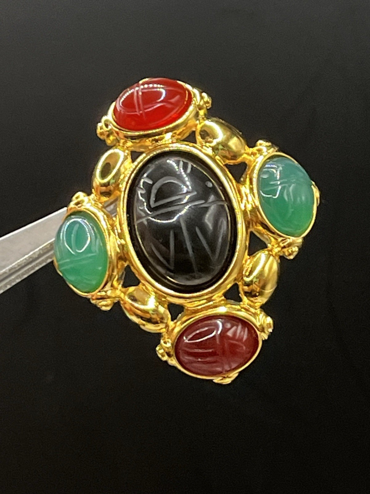 VTG. EGYPTIAN Style multicolor Carved SCARAB Glass Stone GoldTone BROOCH PENDANT