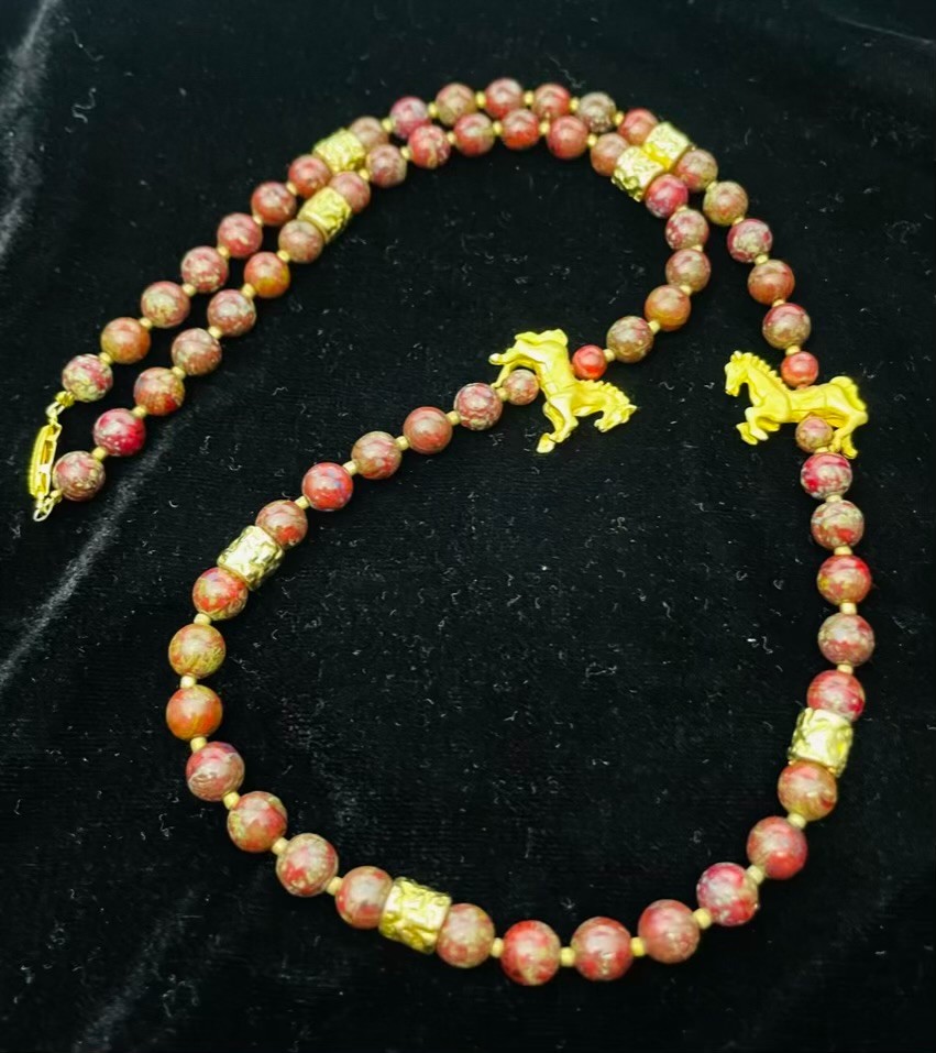 Horse Charms Necklace Gold Tone Metal Red Marbled Glass Beads Equestrian 26″