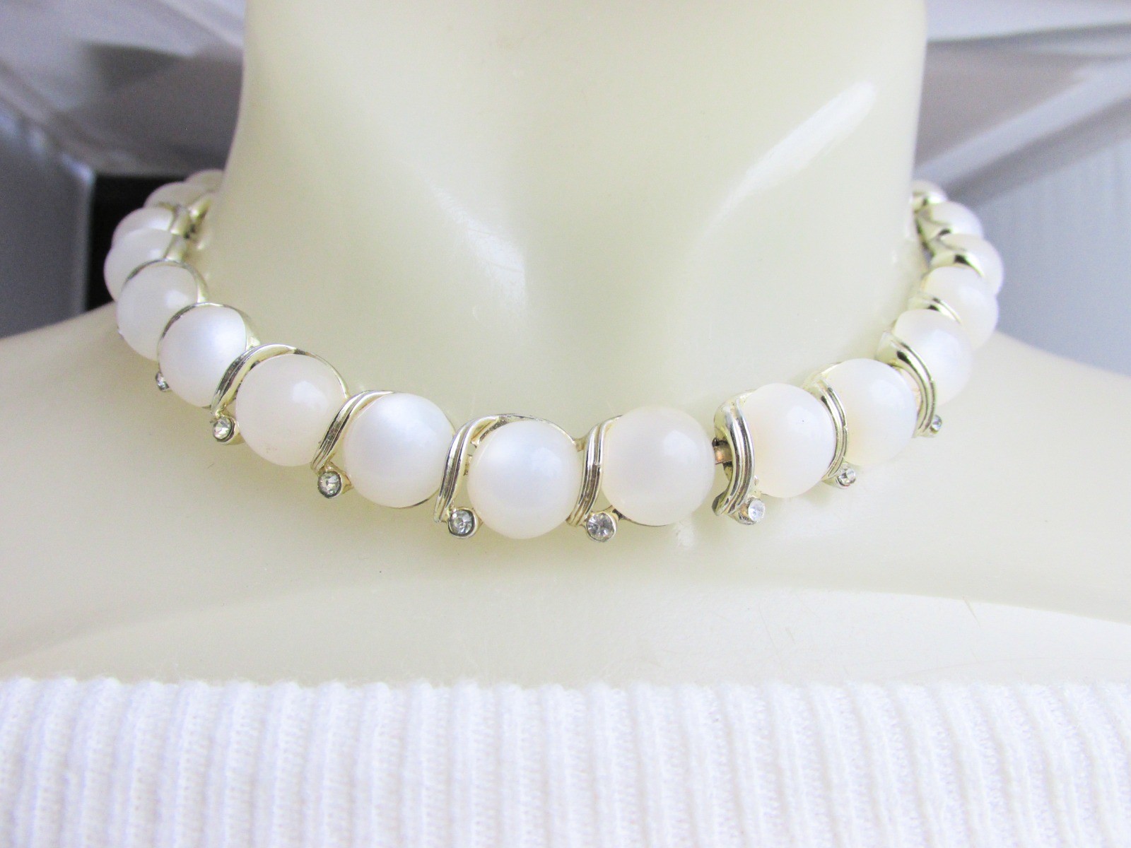 Vintage LISNER White Moonglow Cabs Choker Necklace Twinkling Rhinestones Signed